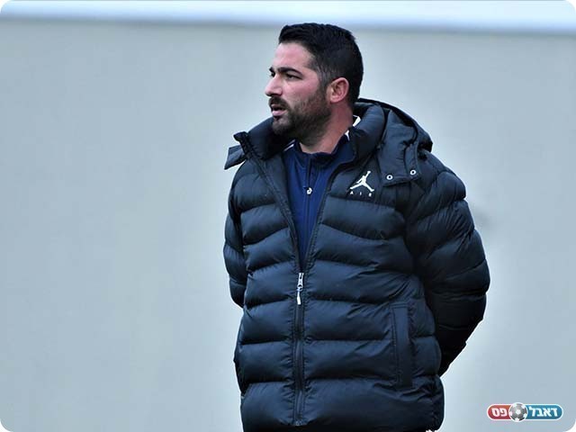 יכול להיות מרוצה. מאמן נשר עומר לוינזון (אבי רביבו)